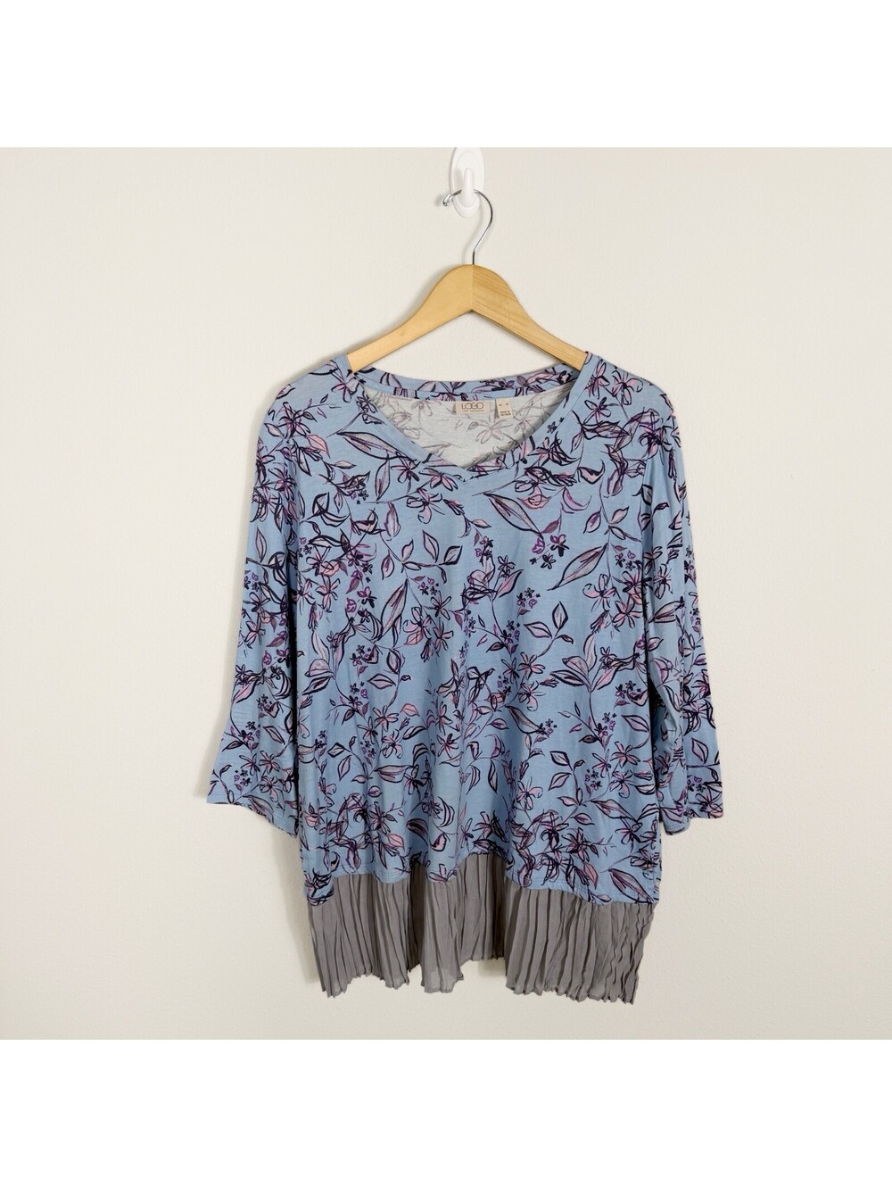 LOGO Lori Goldstein Blue Floral 3/4 Sleeve Top Tunic Ruffled Hem Size XL